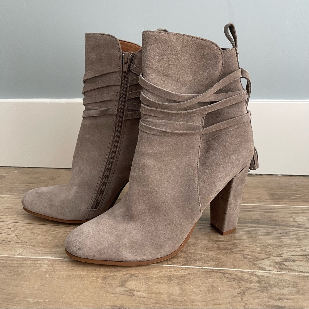 Steve Madden Glorria Grey Suede Ankle Boots